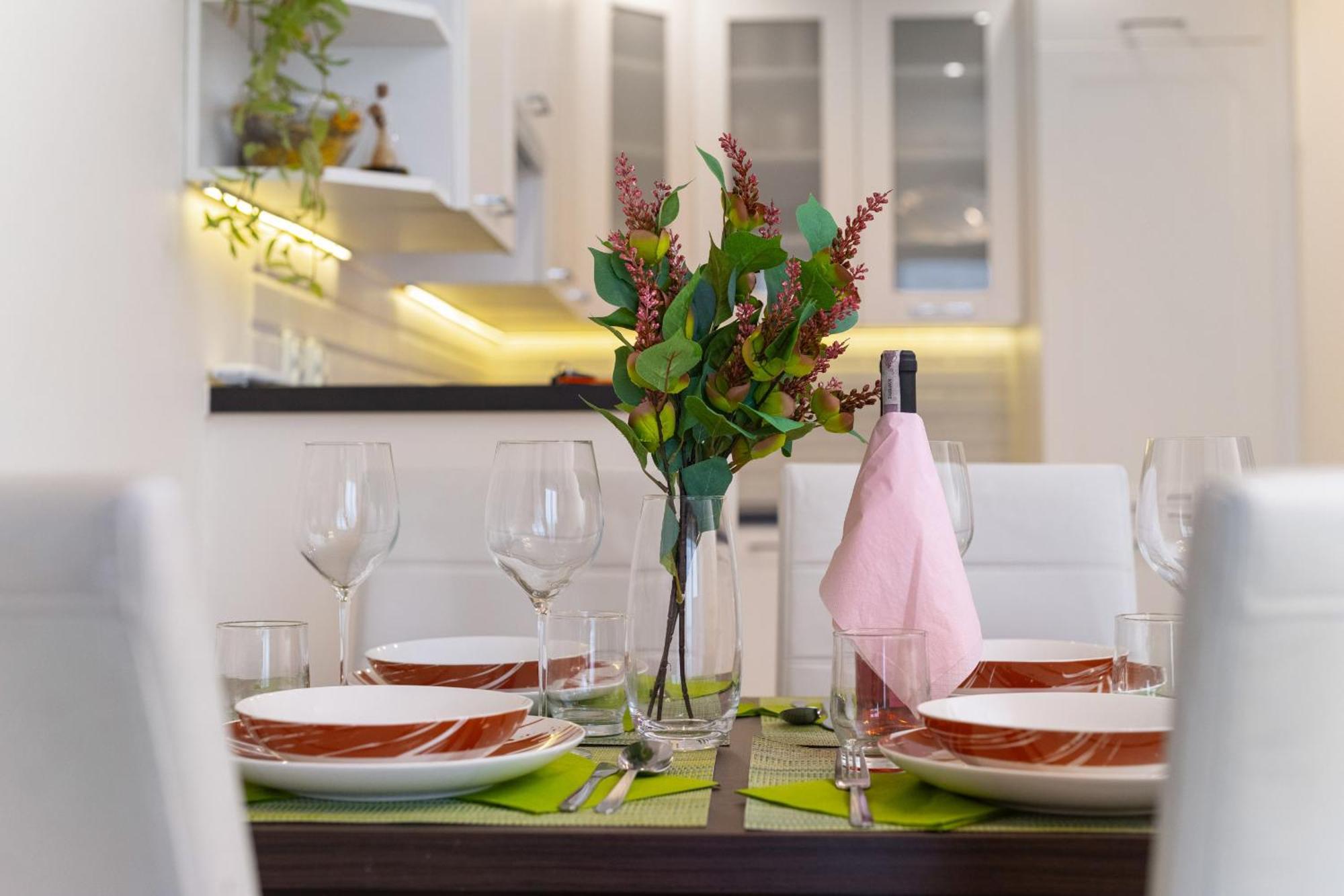 Comfortable Apartment Krakowska Wroclaw With Free Parking By Noclegi Renters Buitenkant foto